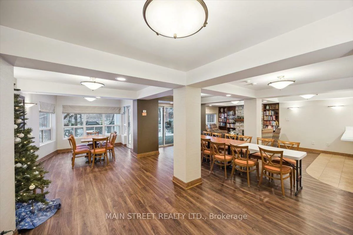 900, Bogart Mill, Gorham-College Manor, Newmarket