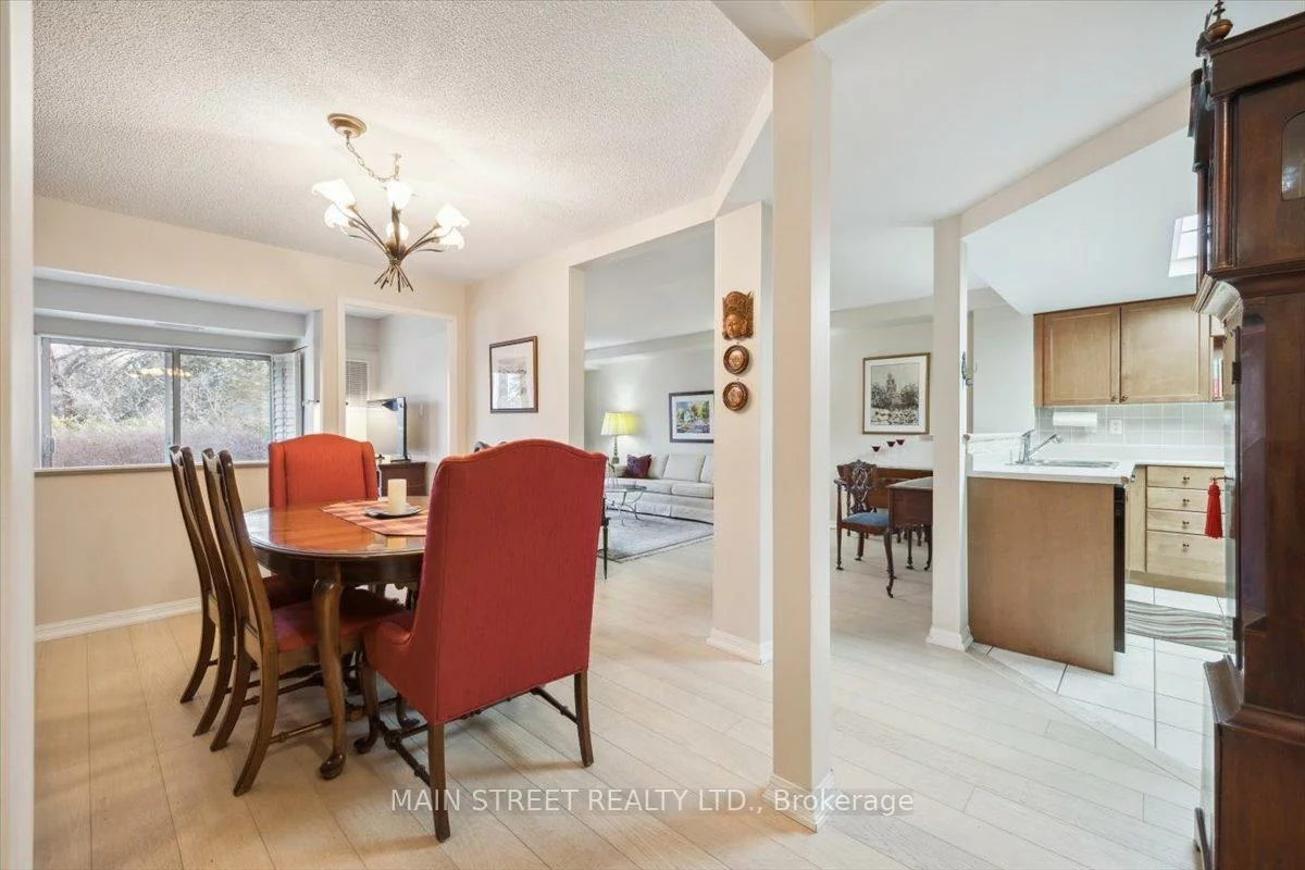 900, Bogart Mill, Gorham-College Manor, Newmarket