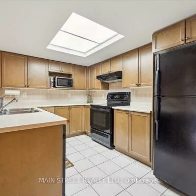 900, Bogart Mill, Gorham-College Manor, Newmarket