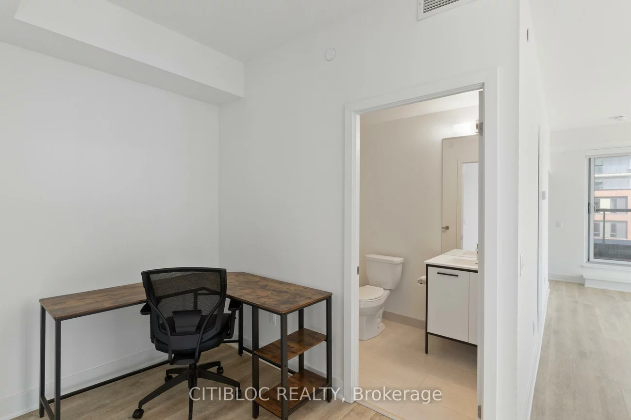185, Deerfield, Central Newmarket, Newmarket