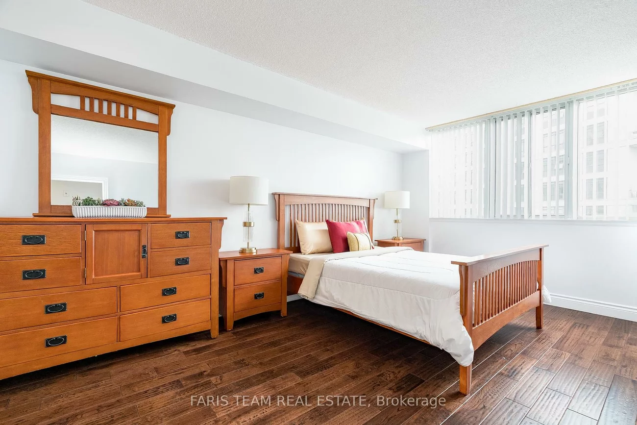 270, Davis, Central Newmarket, Newmarket