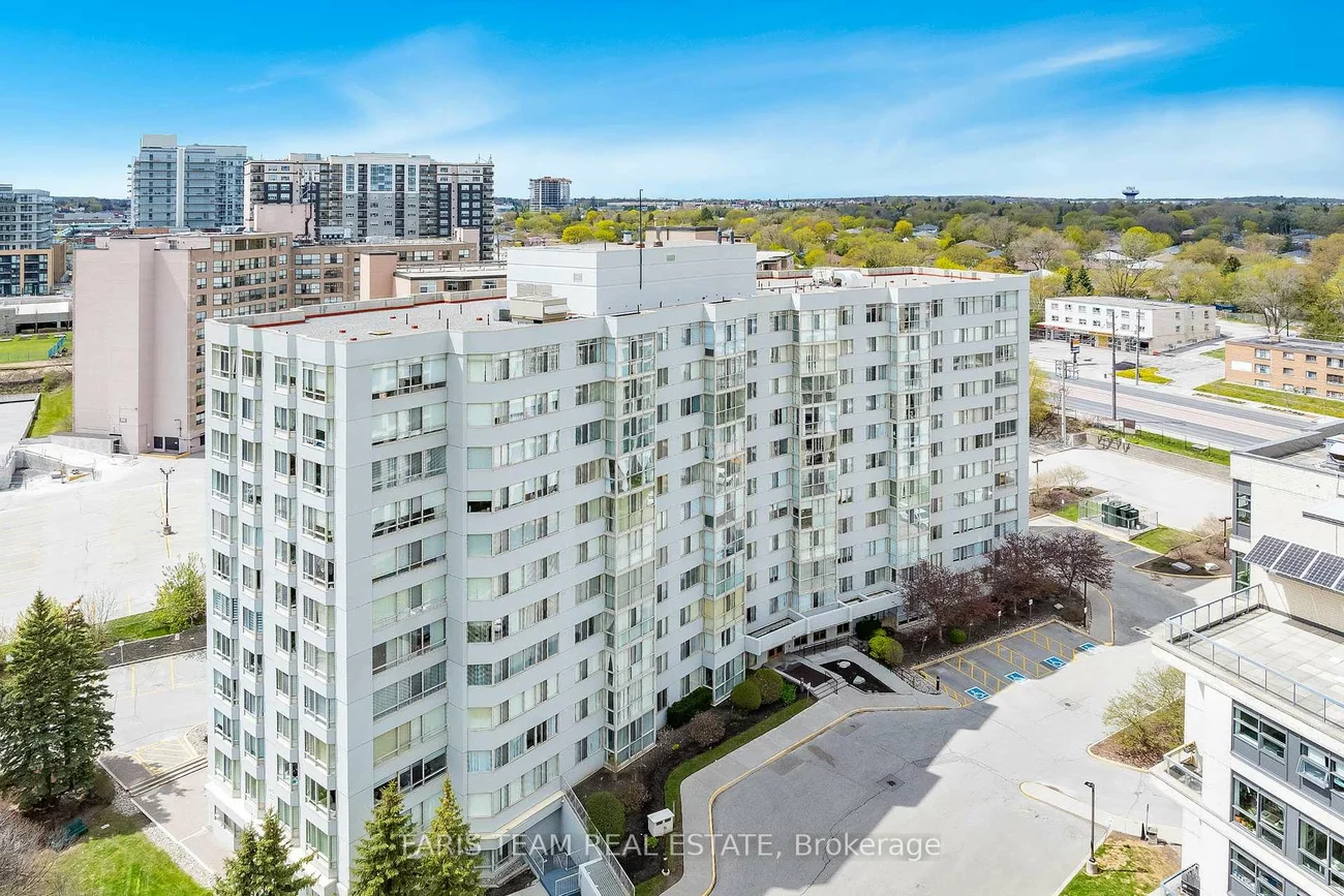 270, Davis, Central Newmarket, Newmarket