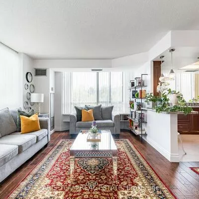 270, Davis, Central Newmarket, Newmarket
