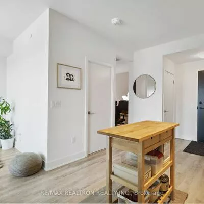 185, Deerfield, Central Newmarket, Newmarket
