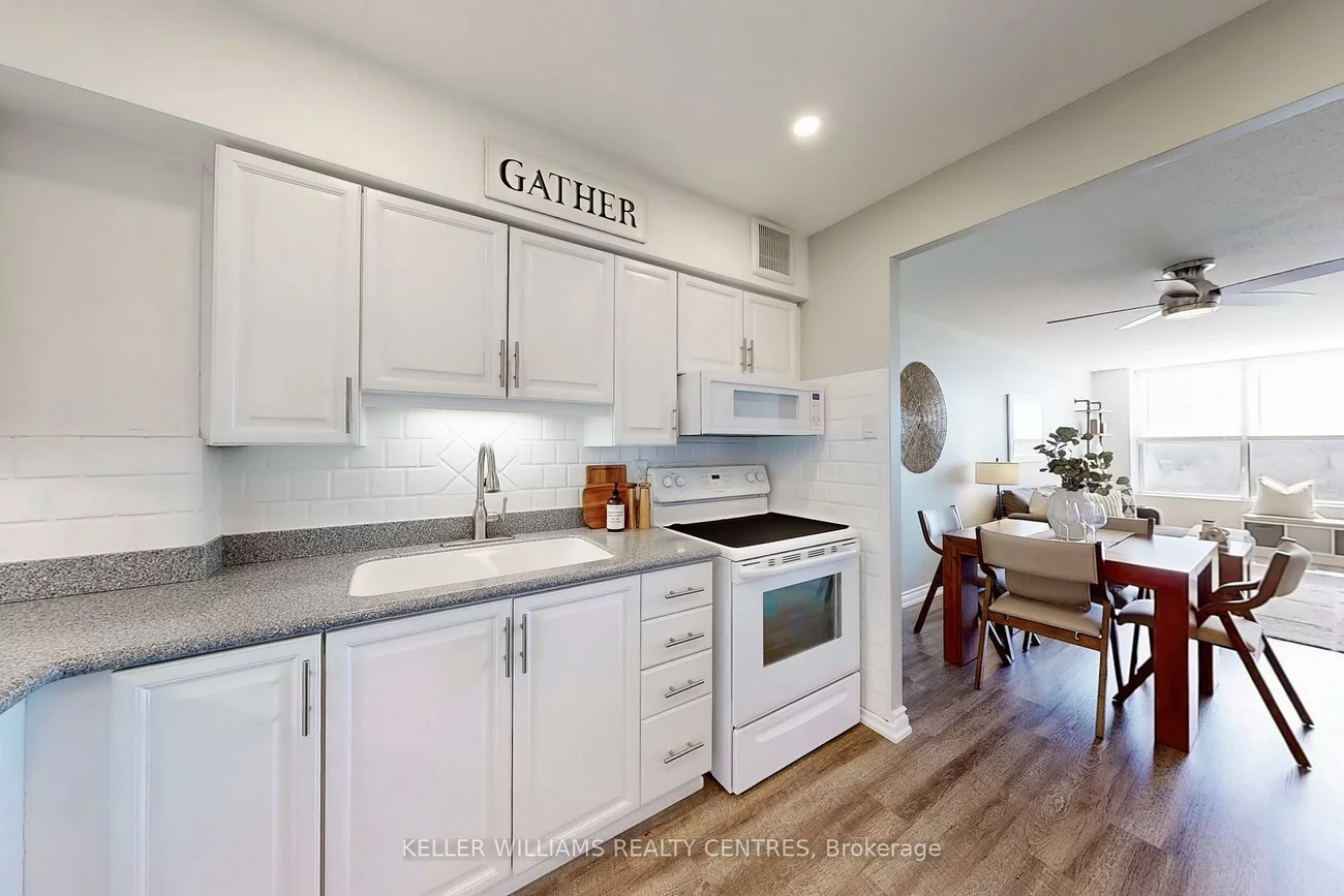 250, Davis, Central Newmarket, Newmarket