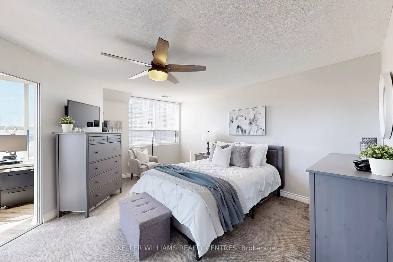 250, Davis, Central Newmarket, Newmarket