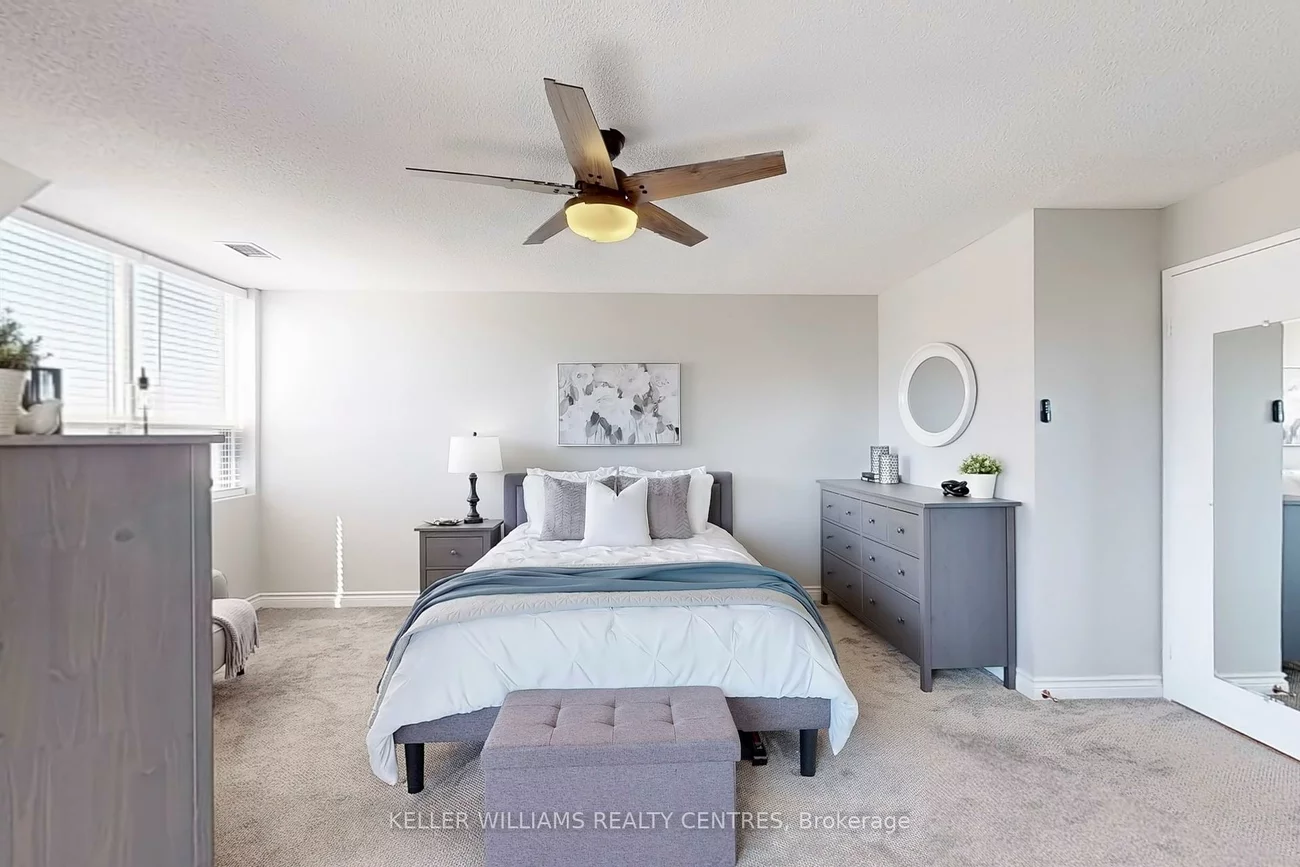250, Davis, Central Newmarket, Newmarket