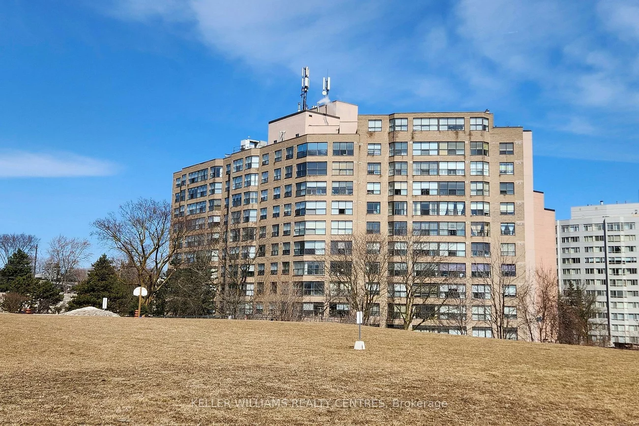 250, Davis, Central Newmarket, Newmarket