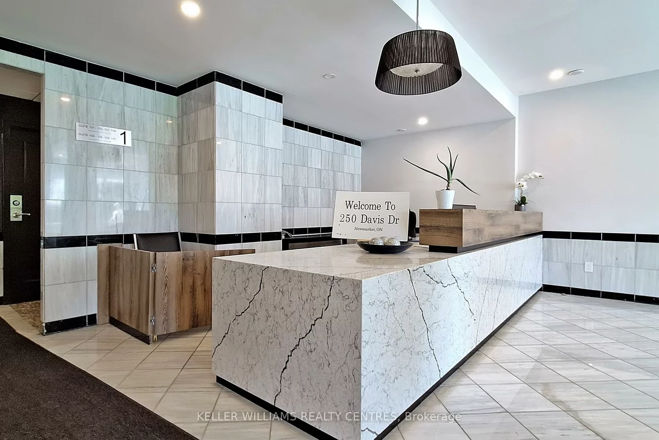 250, Davis, Central Newmarket, Newmarket