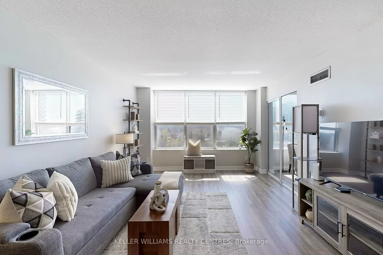 250, Davis, Central Newmarket, Newmarket