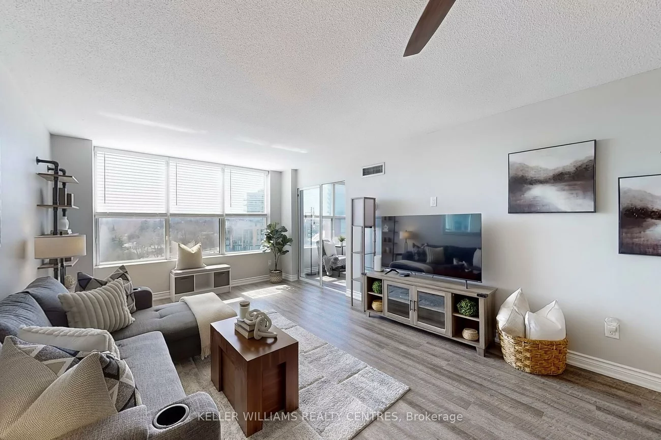 250, Davis, Central Newmarket, Newmarket