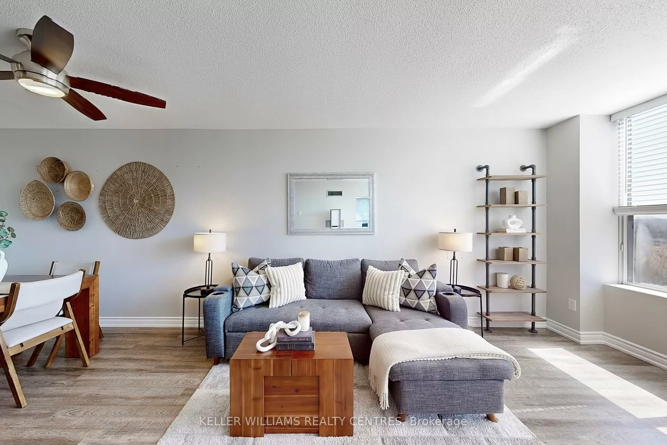 250, Davis, Central Newmarket, Newmarket