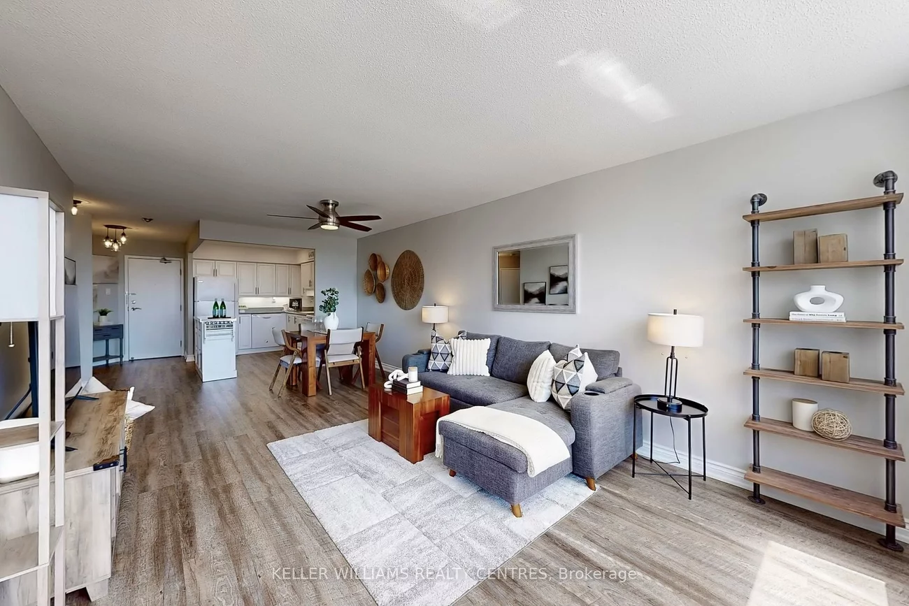 250, Davis, Central Newmarket, Newmarket