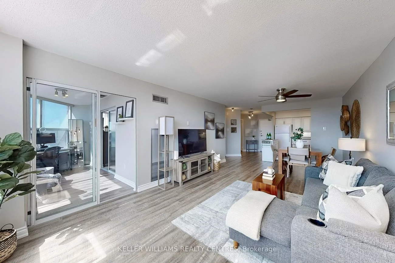 250, Davis, Central Newmarket, Newmarket