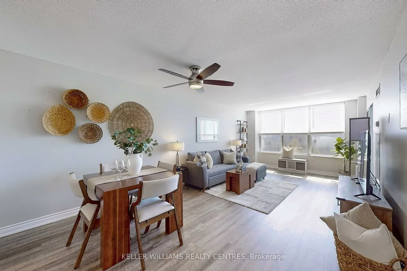250, Davis, Central Newmarket, Newmarket