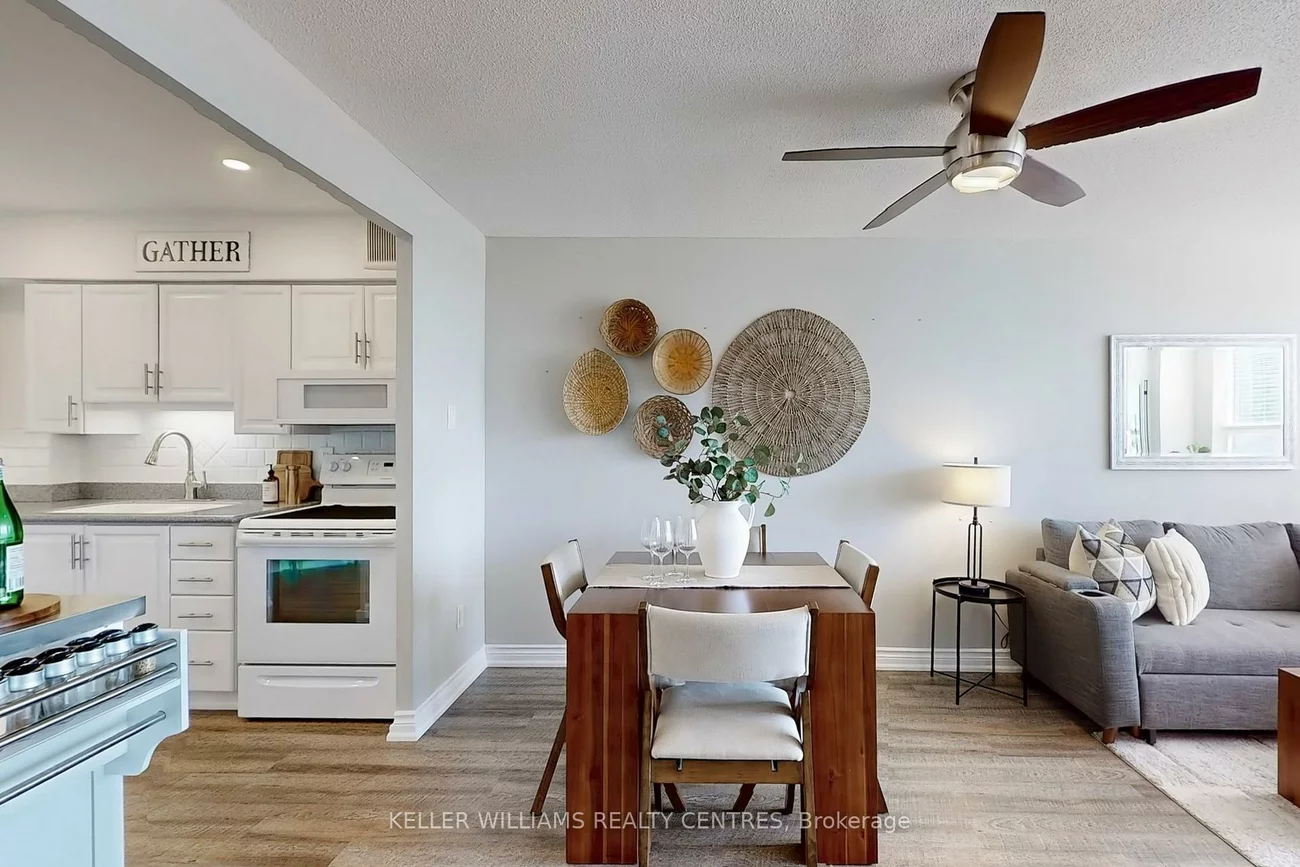 250, Davis, Central Newmarket, Newmarket