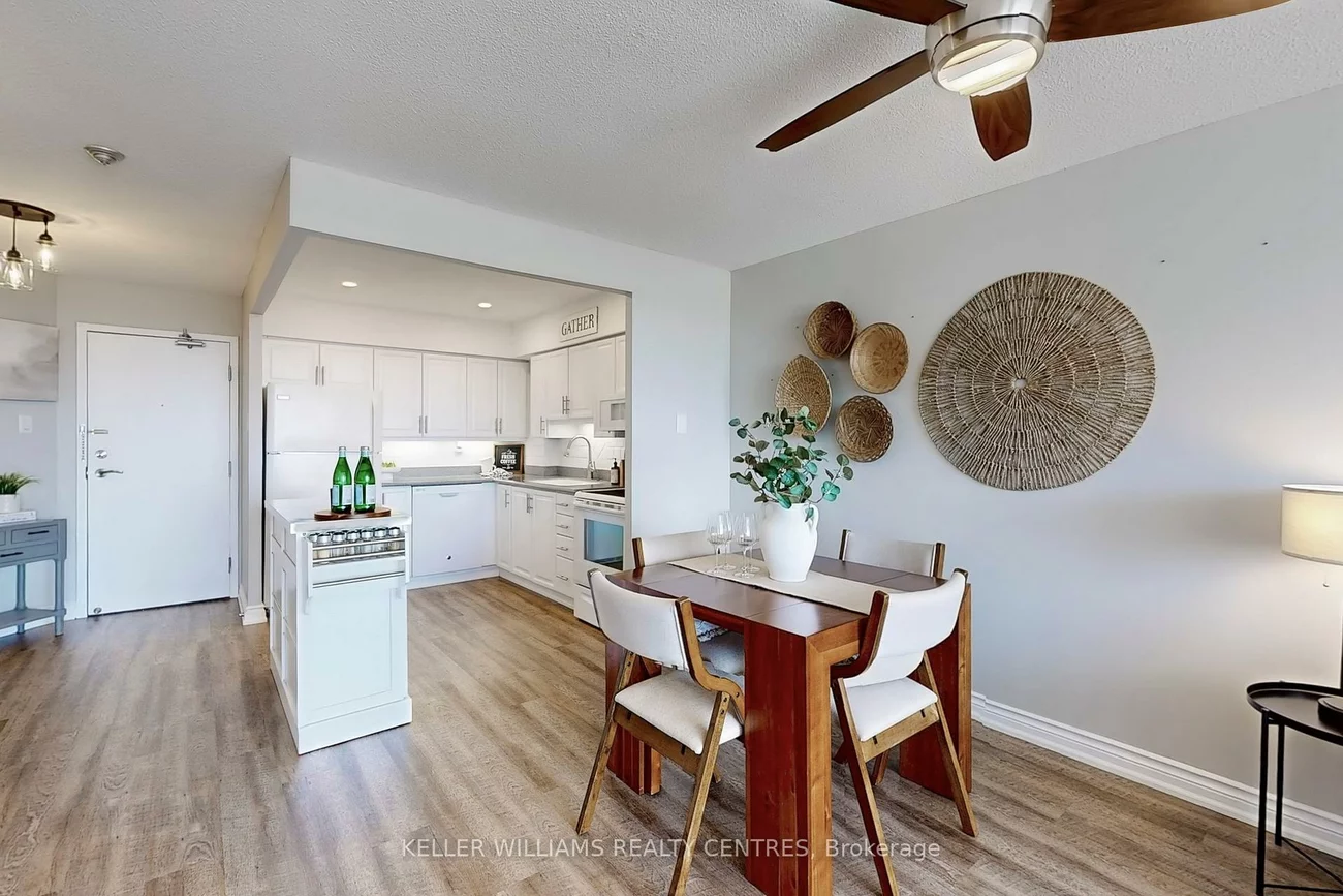 250, Davis, Central Newmarket, Newmarket