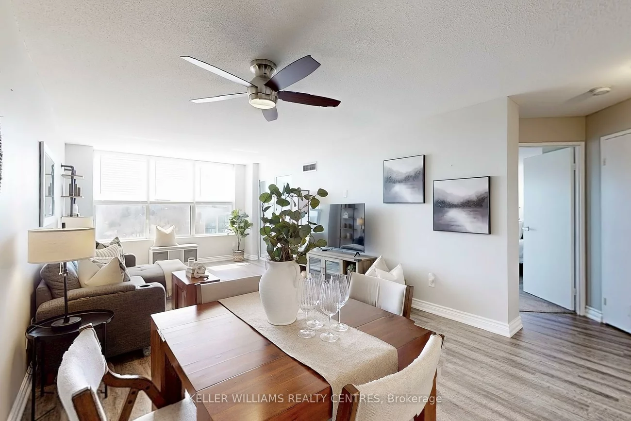 250, Davis, Central Newmarket, Newmarket