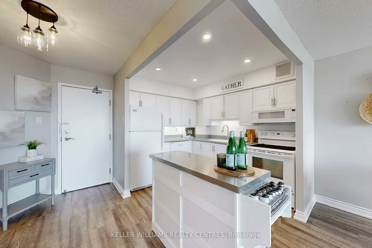 250, Davis, Central Newmarket, Newmarket