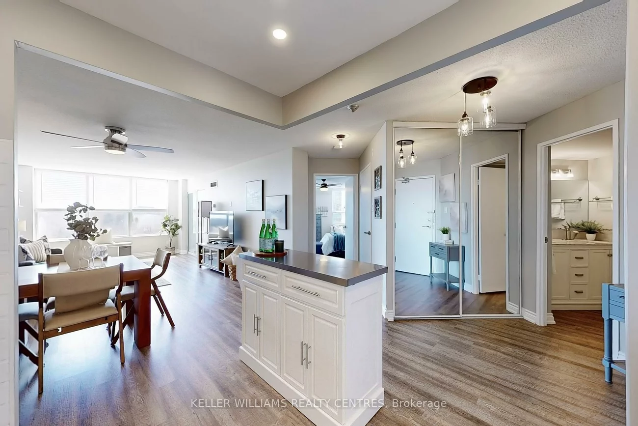 250, Davis, Central Newmarket, Newmarket