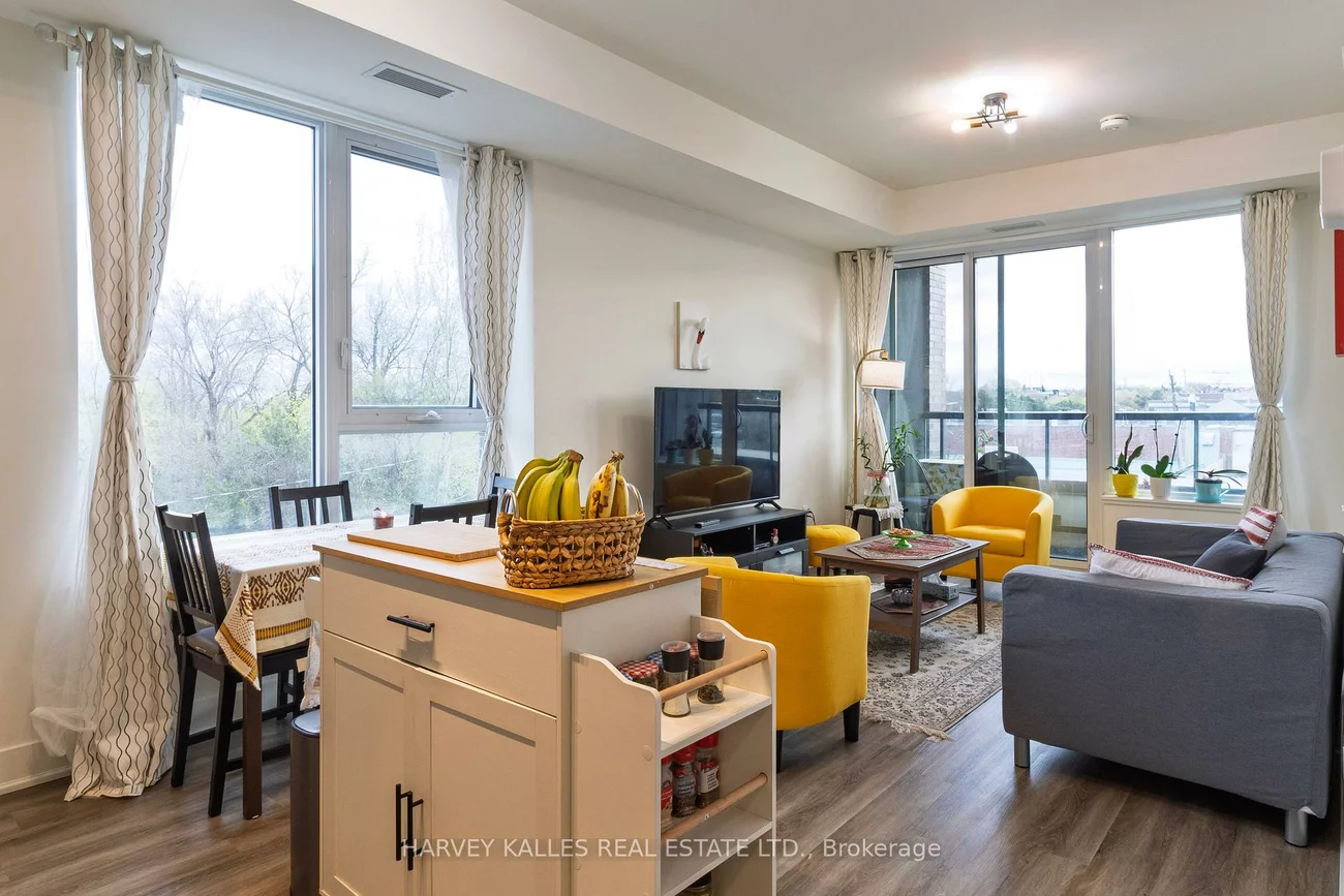 185, Deerfield, Central Newmarket, Newmarket