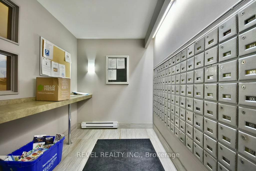 260, Davis, Central Newmarket, Newmarket