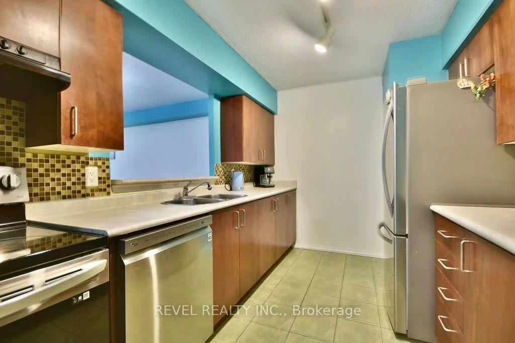 260, Davis, Central Newmarket, Newmarket