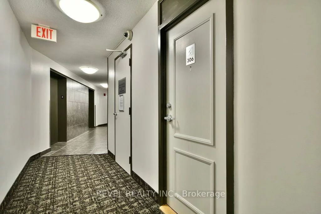 260, Davis, Central Newmarket, Newmarket