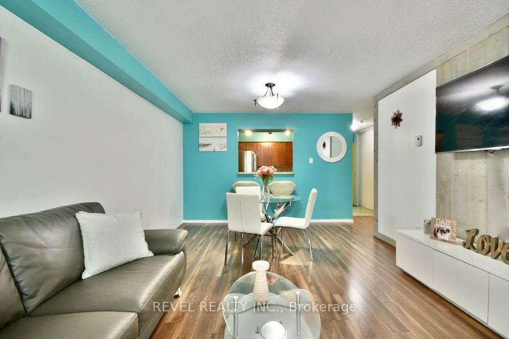 260, Davis, Central Newmarket, Newmarket