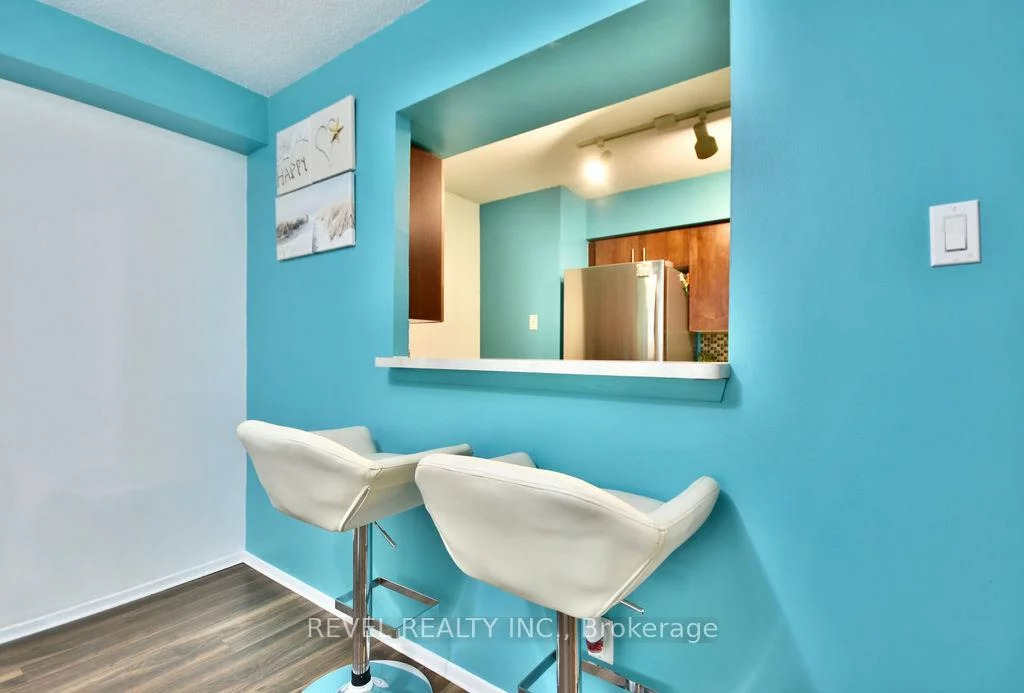 260, Davis, Central Newmarket, Newmarket