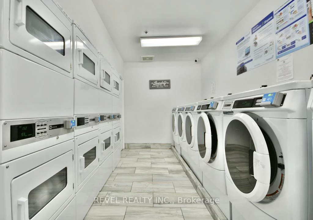 260, Davis, Central Newmarket, Newmarket