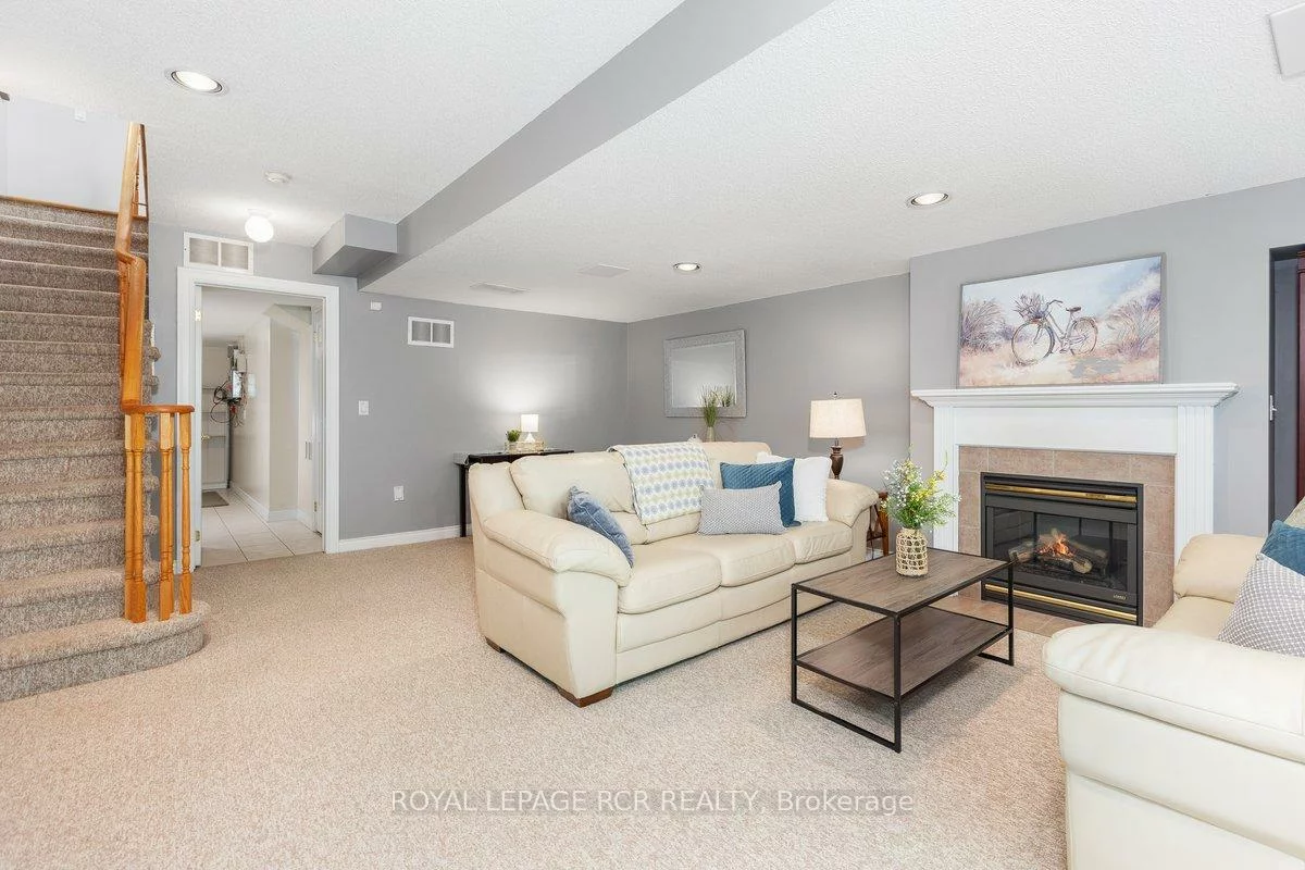 1047, On Bogart, Gorham-College Manor, Newmarket