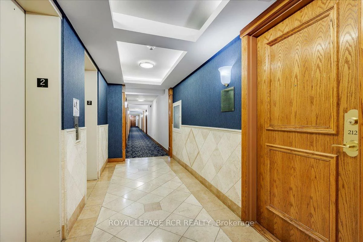 900, Bogart Mill, Gorham-College Manor, Newmarket