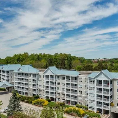 900, Bogart Mill, Gorham-College Manor, Newmarket