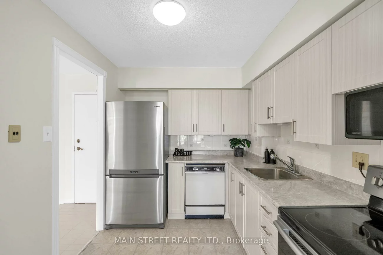 250, Davis, Central Newmarket, Newmarket