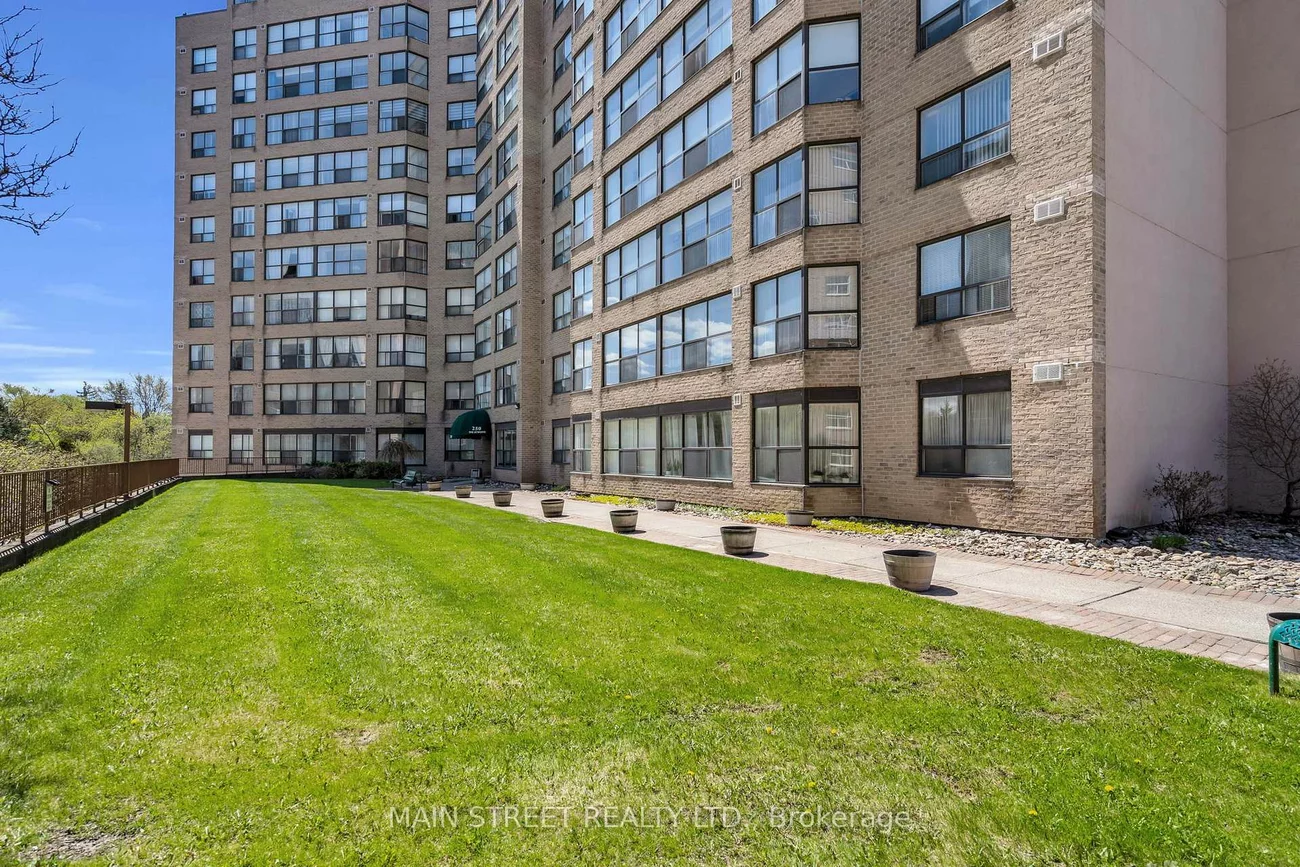 250, Davis, Central Newmarket, Newmarket