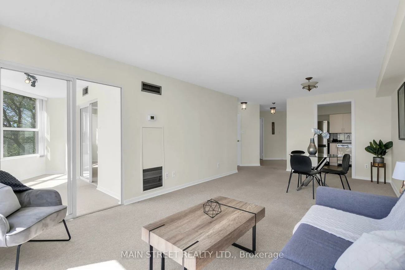250, Davis, Central Newmarket, Newmarket