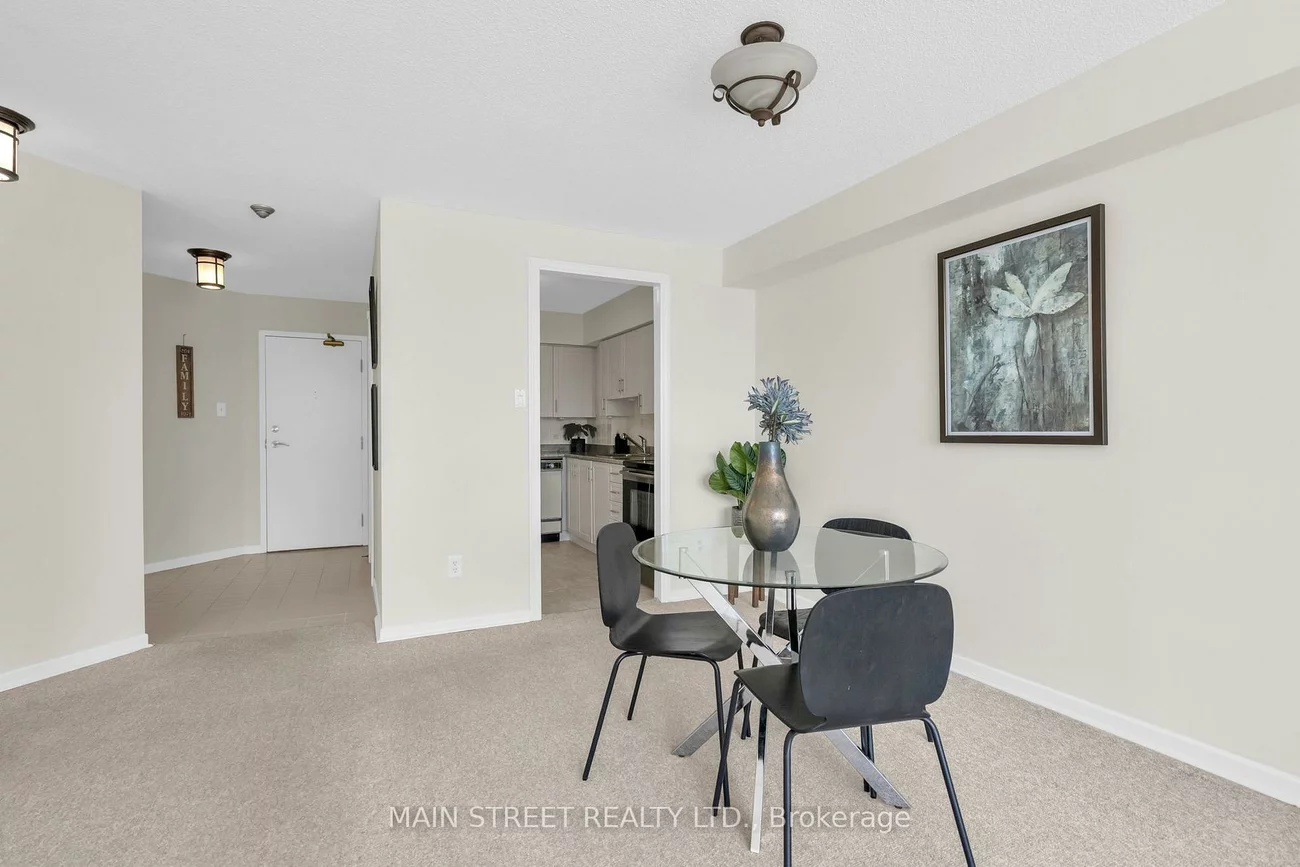 250, Davis, Central Newmarket, Newmarket