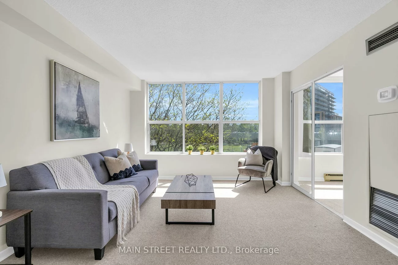 250, Davis, Central Newmarket, Newmarket