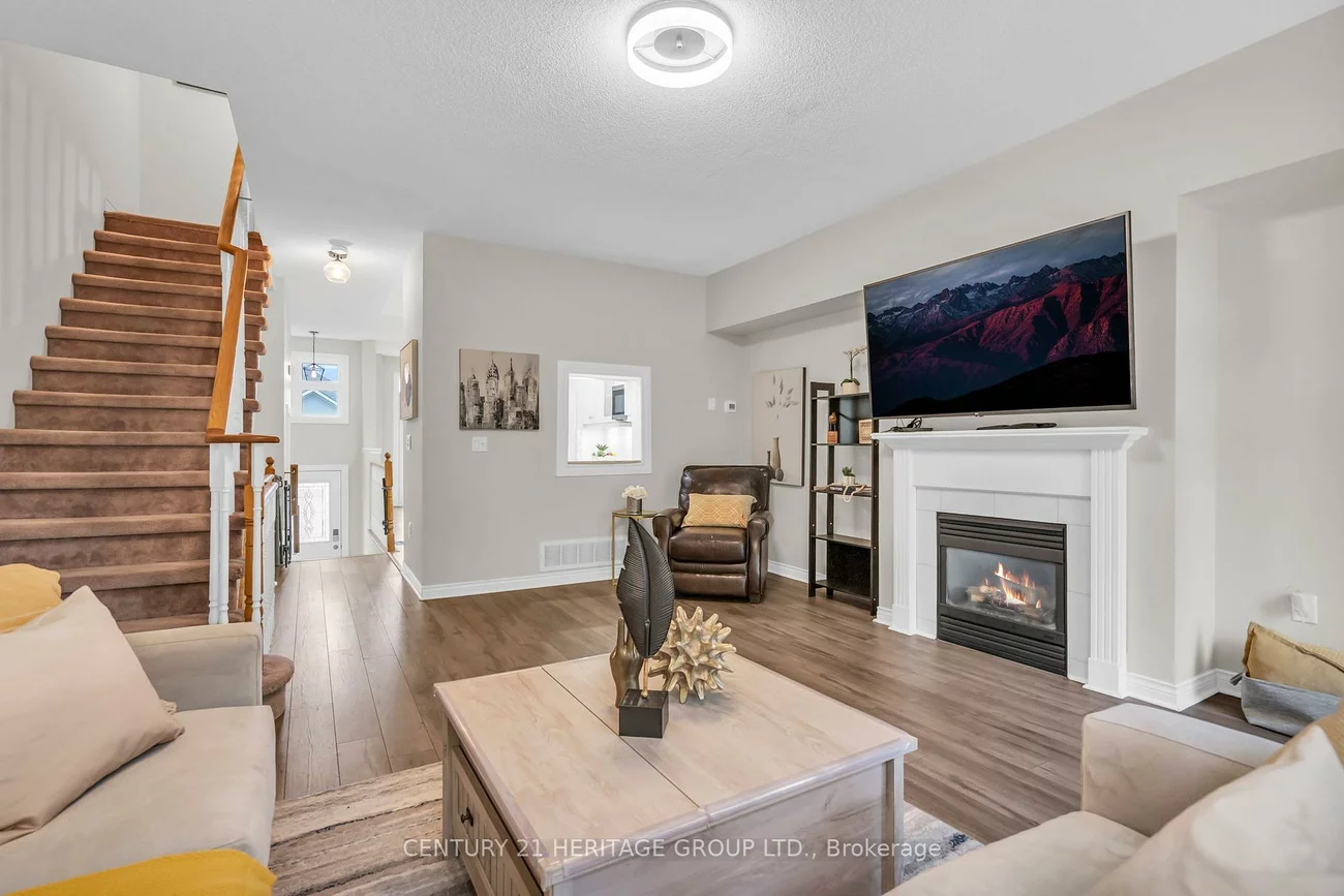 1056, On Bogart, Gorham-College Manor, Newmarket