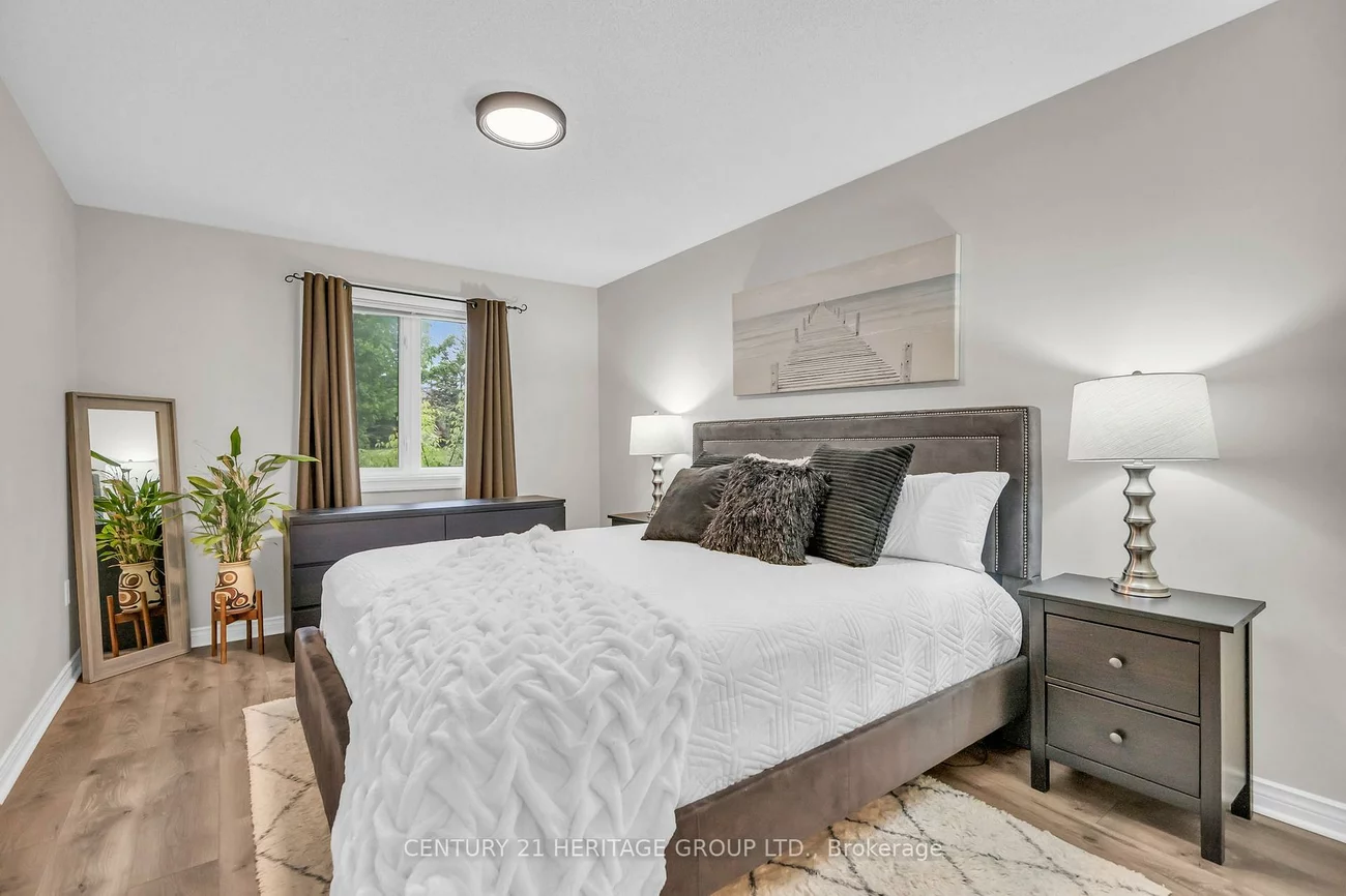 1056, On Bogart, Gorham-College Manor, Newmarket