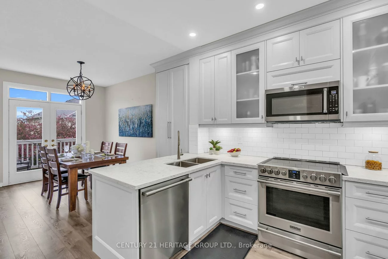 1056, On Bogart, Gorham-College Manor, Newmarket