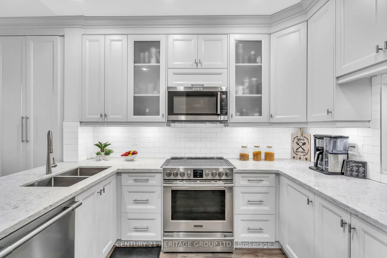 1056, On Bogart, Gorham-College Manor, Newmarket