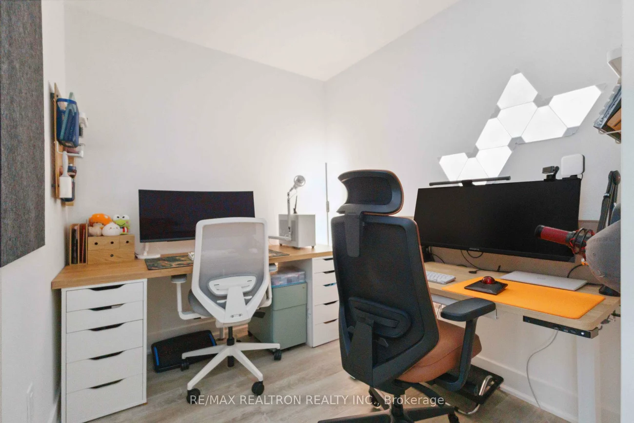 185, Deerfield, Central Newmarket, Newmarket