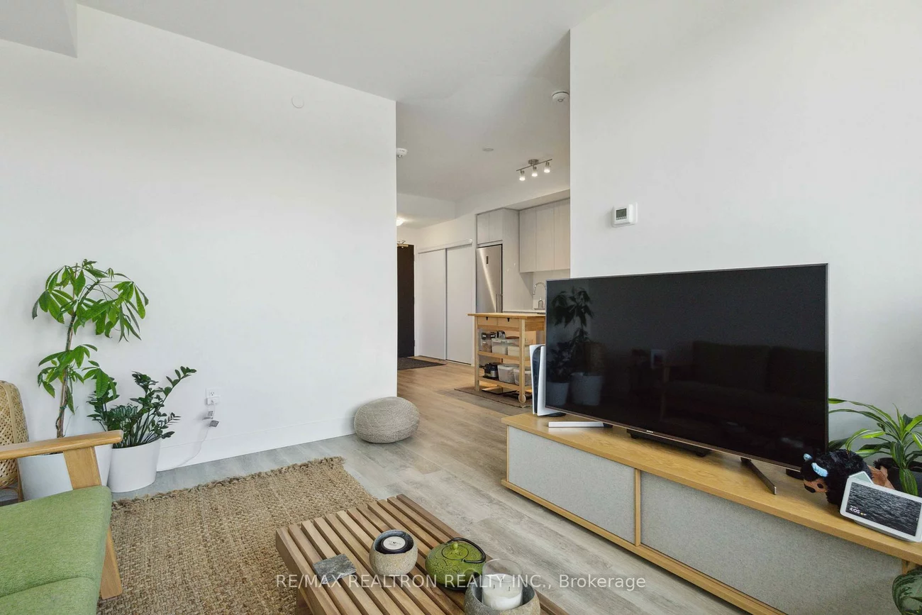 185, Deerfield, Central Newmarket, Newmarket
