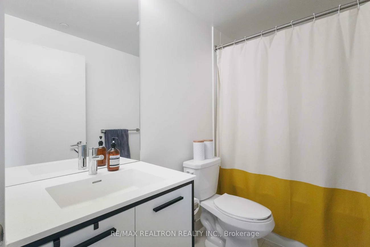 185, Deerfield, Central Newmarket, Newmarket