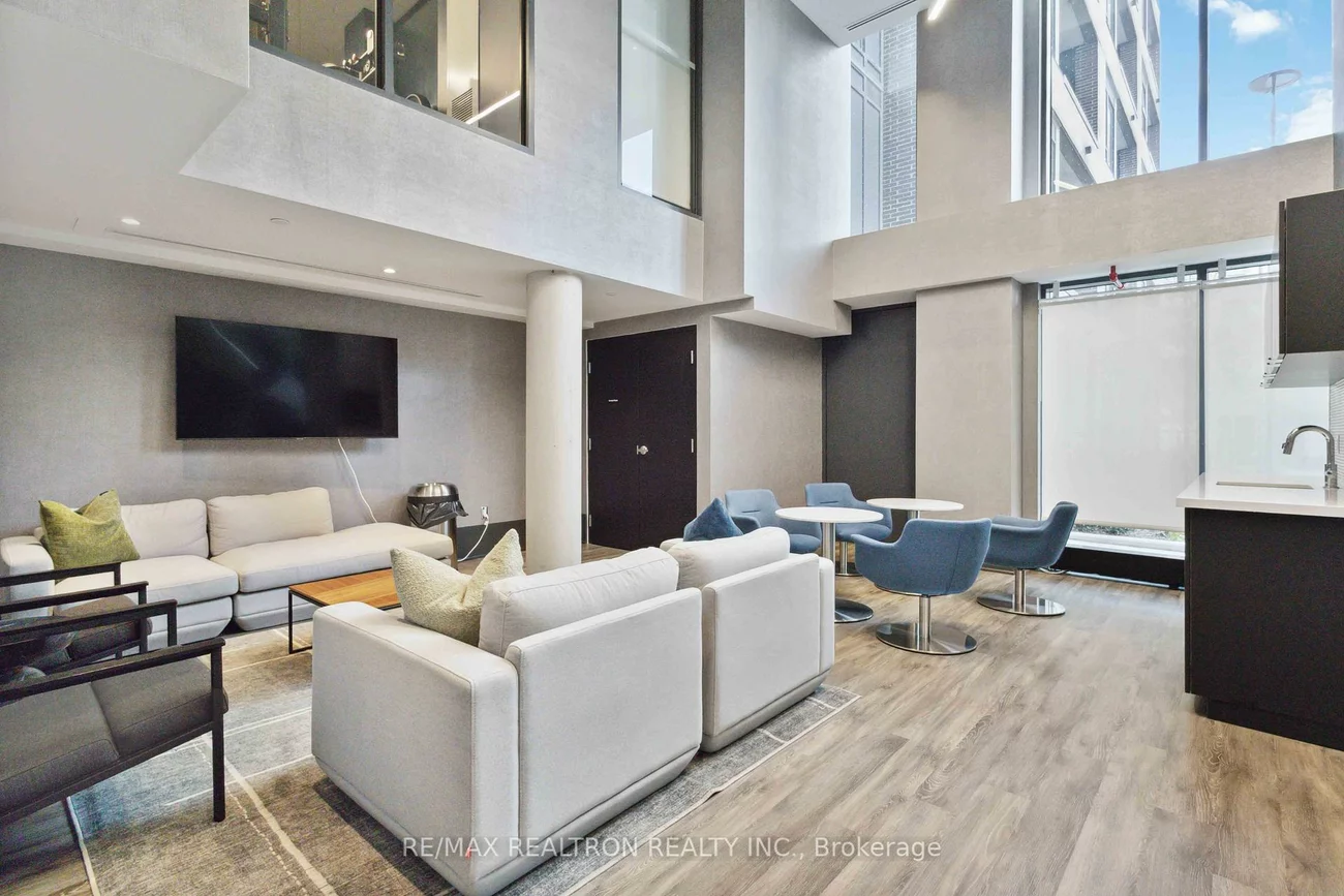 185, Deerfield, Central Newmarket, Newmarket