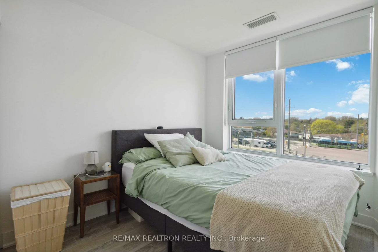 185, Deerfield, Central Newmarket, Newmarket