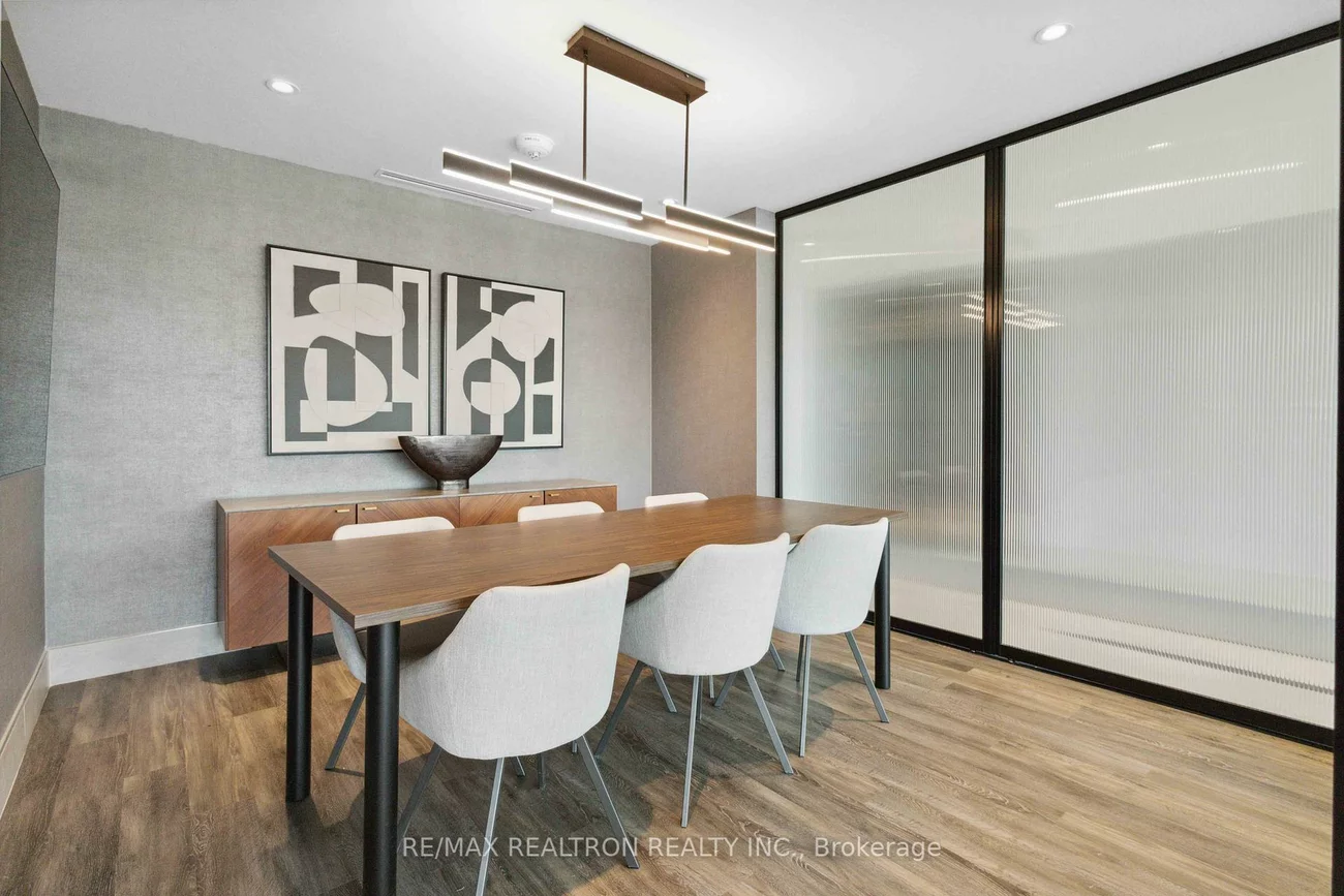 185, Deerfield, Central Newmarket, Newmarket