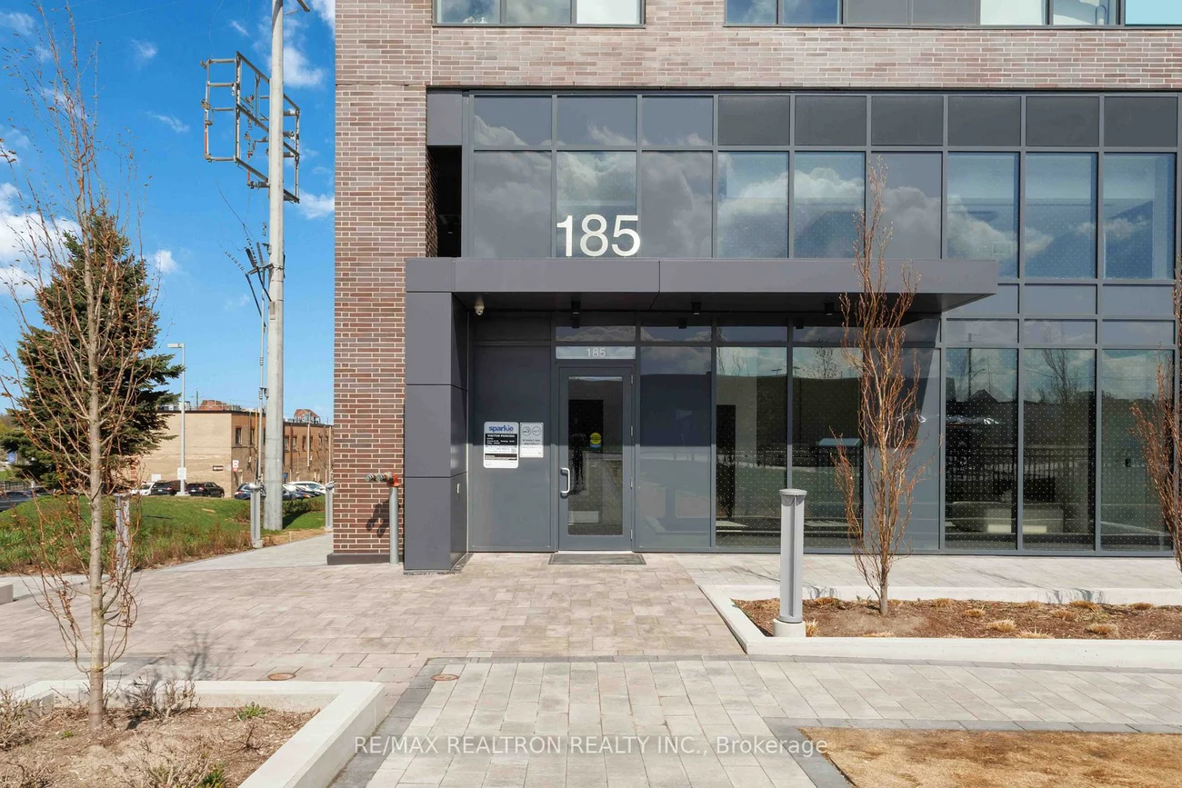 185, Deerfield, Central Newmarket, Newmarket